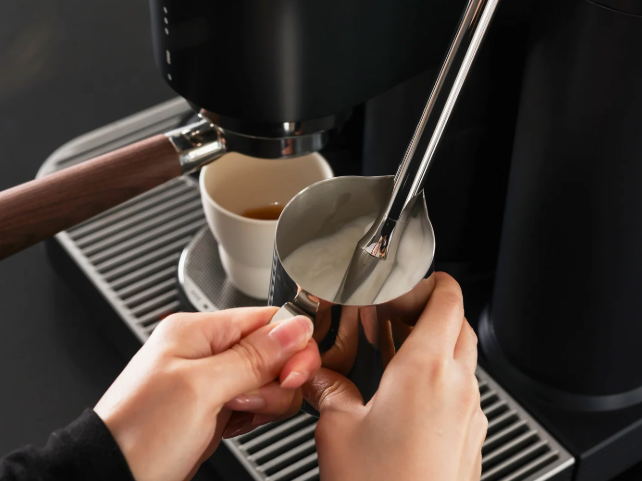 Brewing and Steaming at the Same Time: The Dual Boiler Advantage